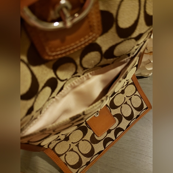 **SOLD** Coach Signature Hobo Khaki Brown Handbag and Wallet - Picture 5 of 12